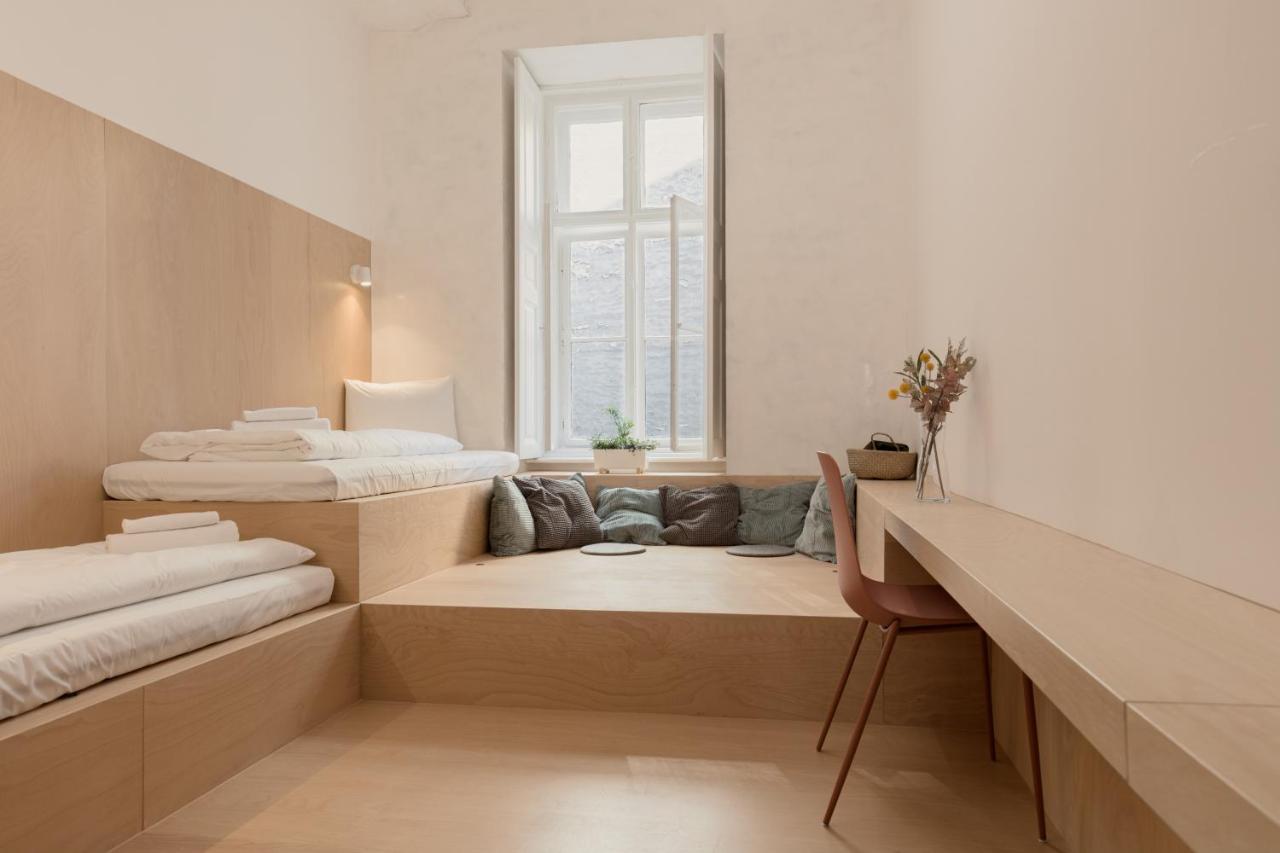 Hostel Flow Spaces
