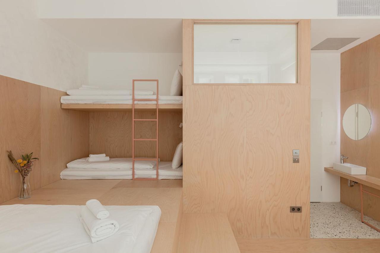 Flow Spaces Hostel *
