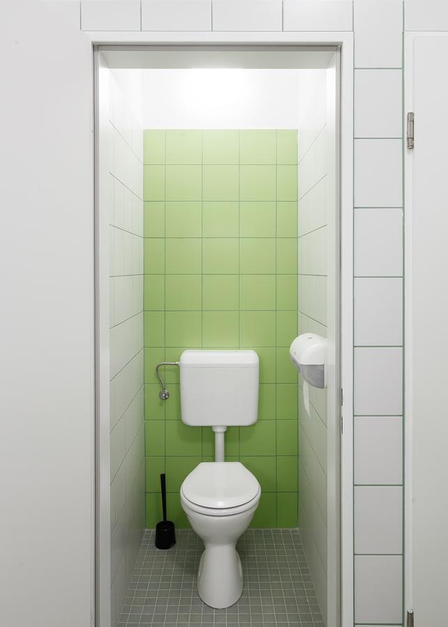 Hostal Flow Spaces *